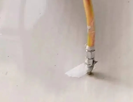 南宫瓷砖空鼓维修公司专业解答在瓷砖铺贴过程中，如果使用的砂料过粗（如全部使用了粗砂），可能会导致以下问题